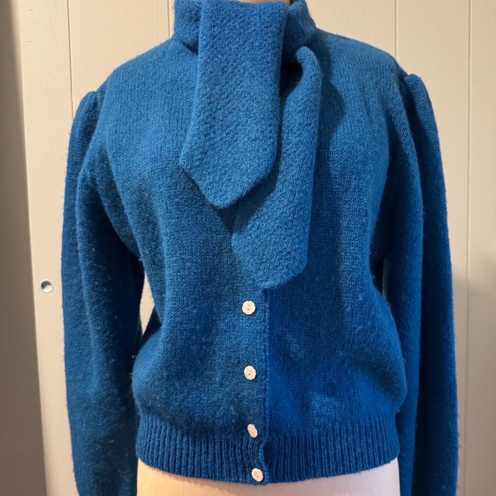 Vintage Scottish Shetland Wool Blue Women's Cardigan Sweater with Scarf Detail